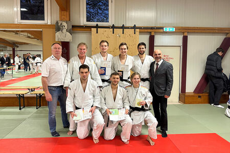 Erfolgreiche Dan-Prüfung von vier Judoka